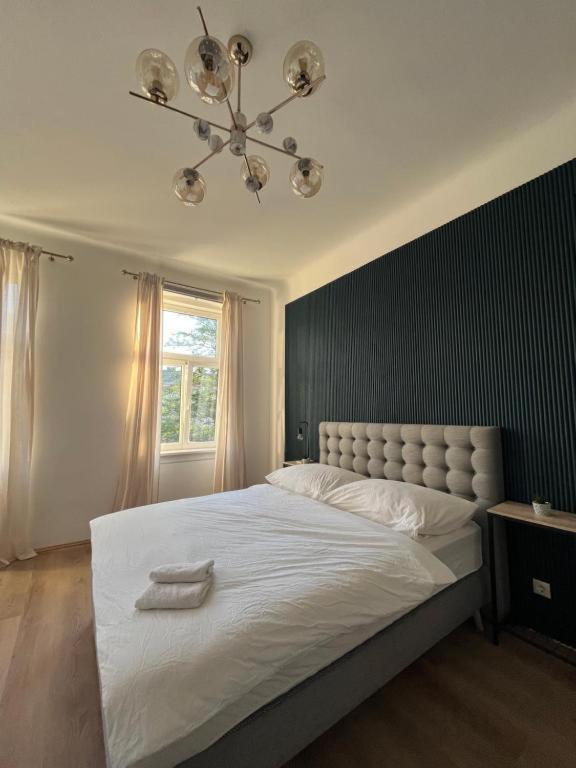 Schoenbrunn Kingsiz Bed Appartamento *